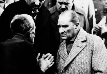 ataturk-and-public.jpg