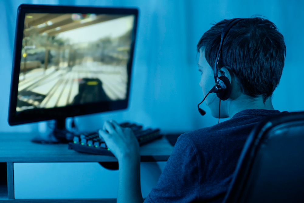 young-boy-playing-computer.jpg